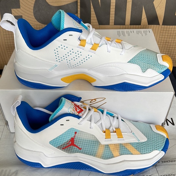 Jordan One Take 4
Basketball Shoes
White/Lagoon Pulse/Gold/ Chile Red
DO7193-164 - Picture 6 of 16